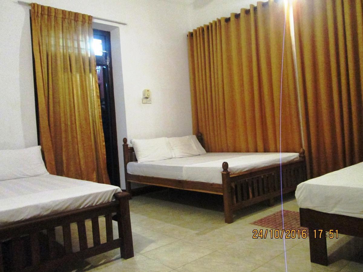Hotel Blue Whale Jaffna Eksteriør billede