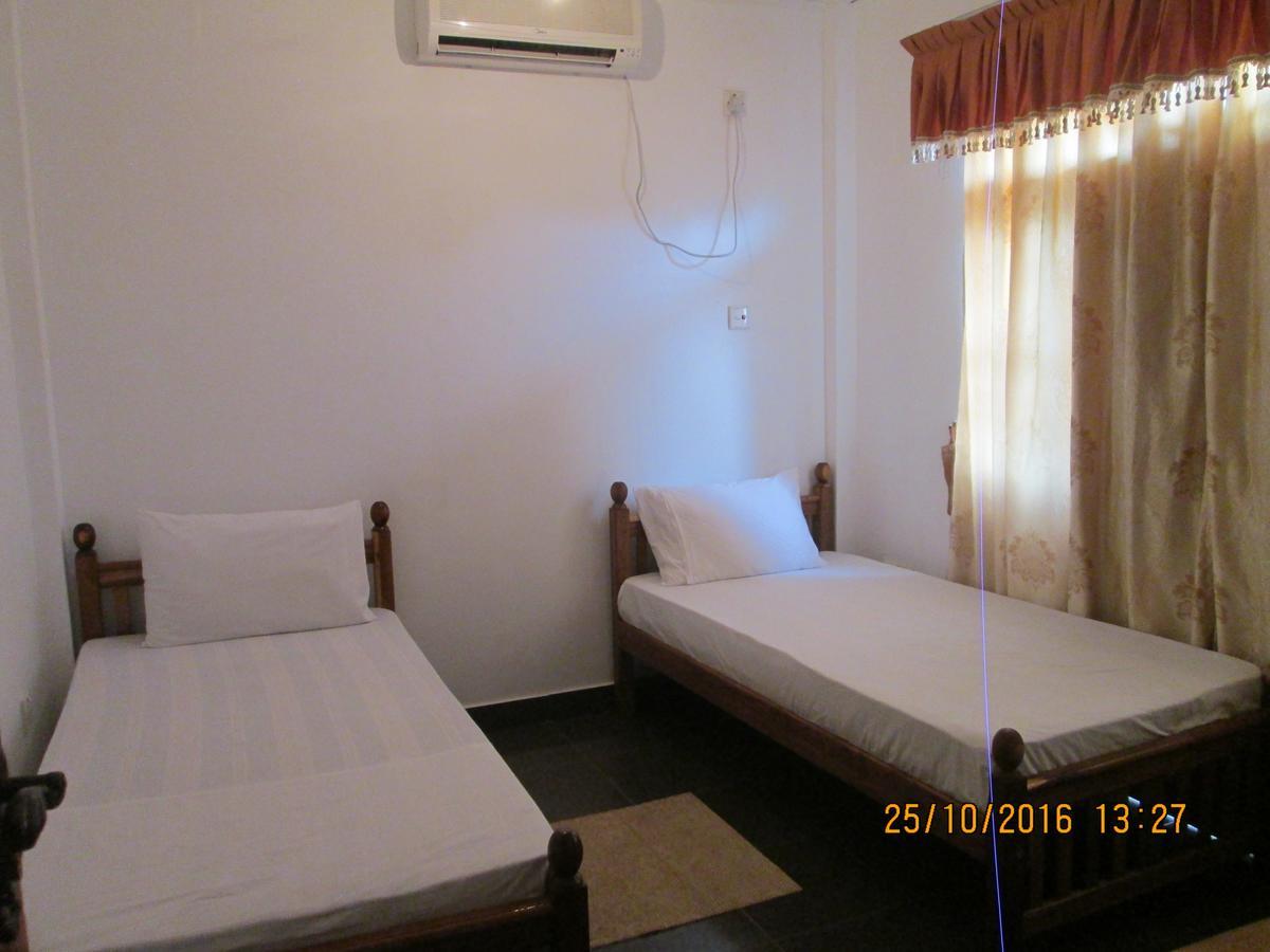 Hotel Blue Whale Jaffna Eksteriør billede