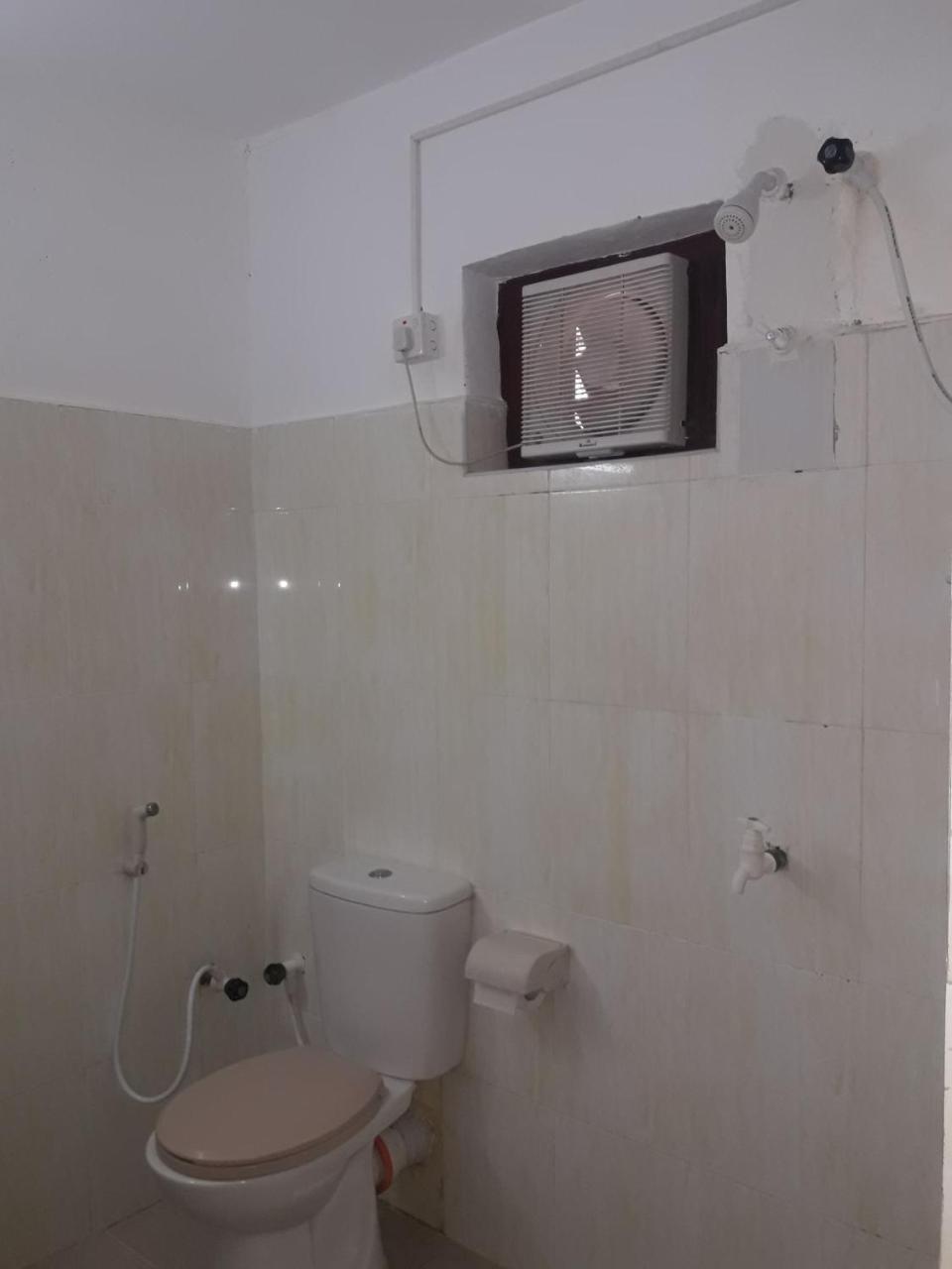 Hotel Blue Whale Jaffna Eksteriør billede