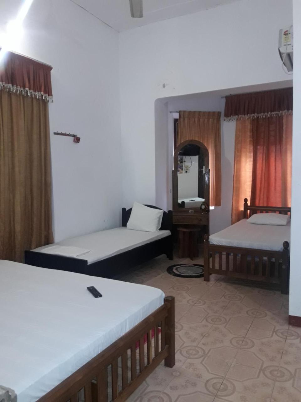 Hotel Blue Whale Jaffna Eksteriør billede
