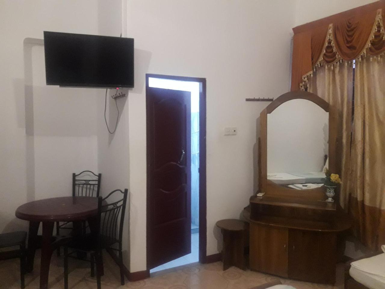 Hotel Blue Whale Jaffna Eksteriør billede