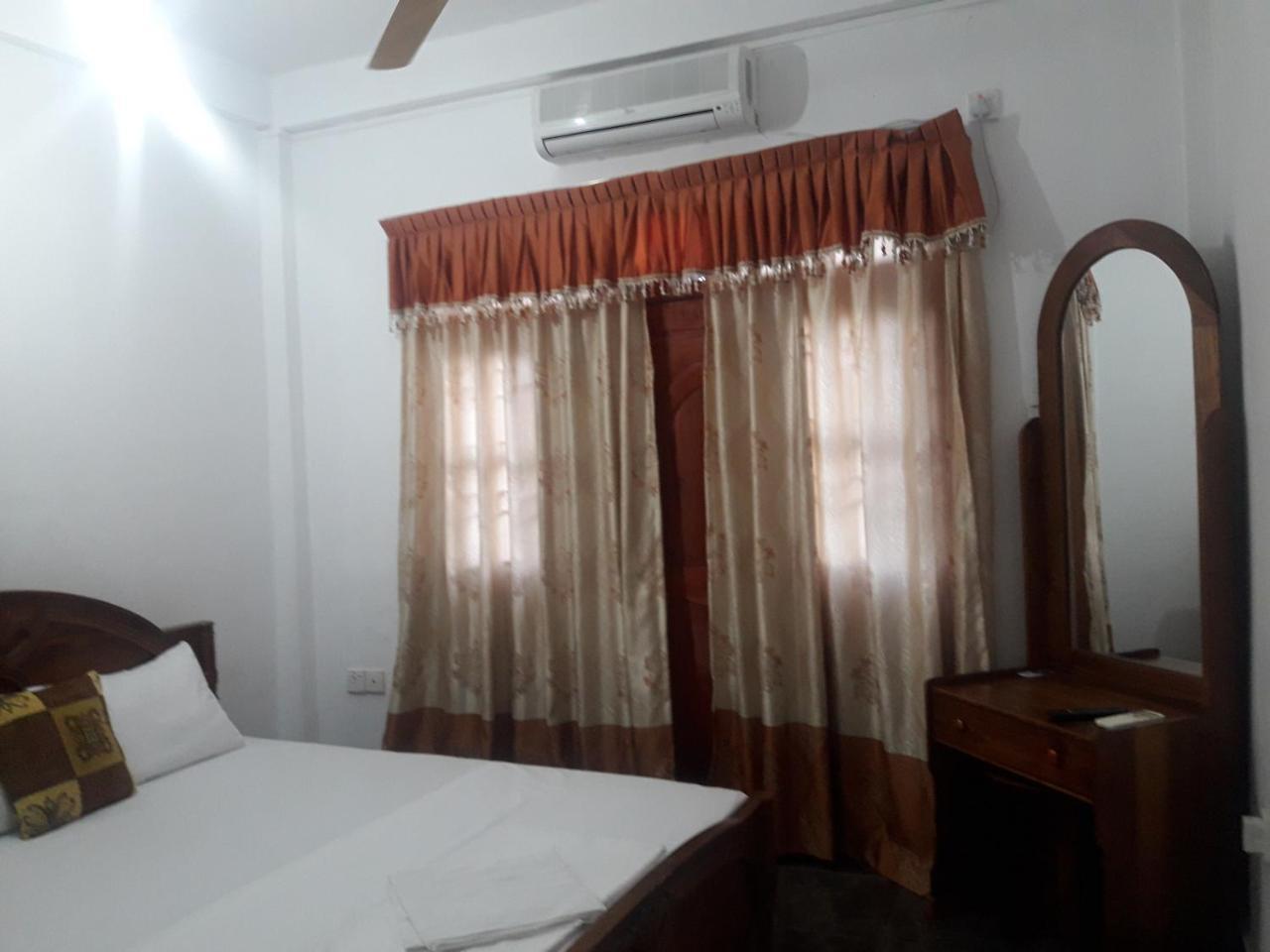 Hotel Blue Whale Jaffna Eksteriør billede